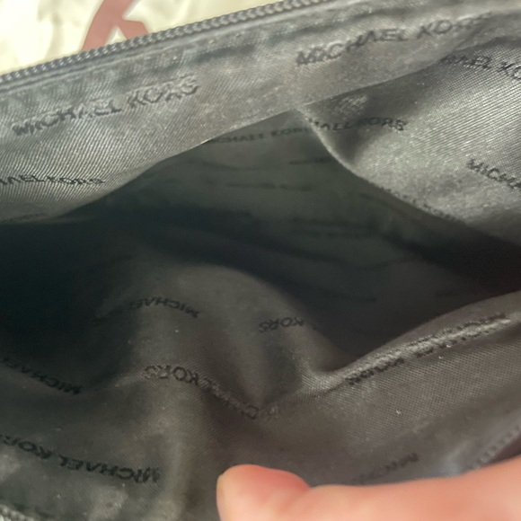 Michael Kors Black Saffiano Leather Crossbody Shoulder Bag Gold Chain - Picture 6 of 11